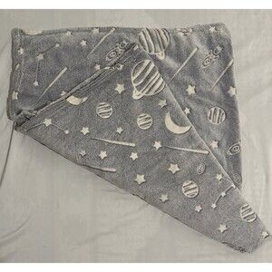 GLOW IN THE DARK BLANKET (Stars and Planets)